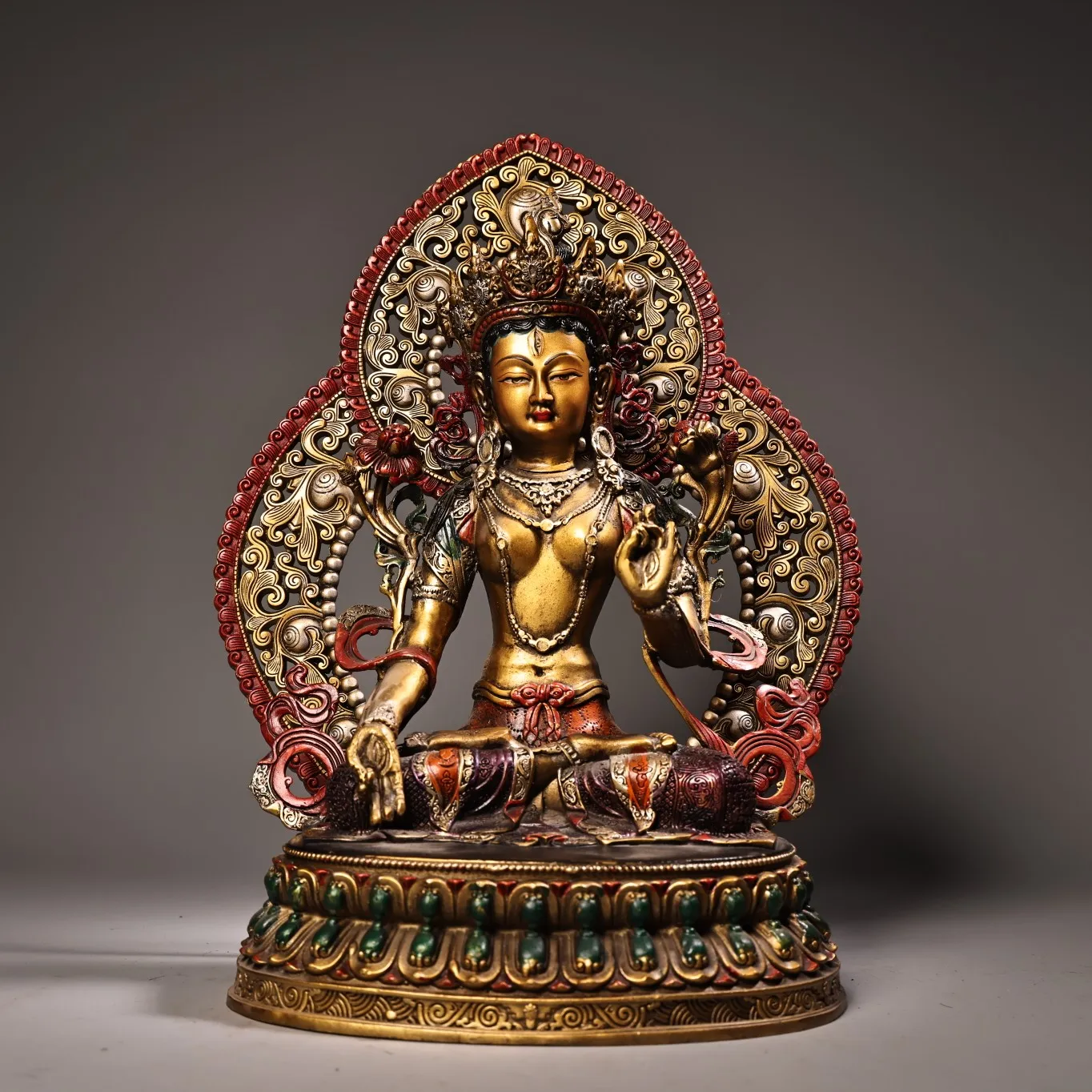 Tibetan brass gilt painted face whiteness mother Guanyin Bodhisattva ornament household living room Buddhist hall worship statue