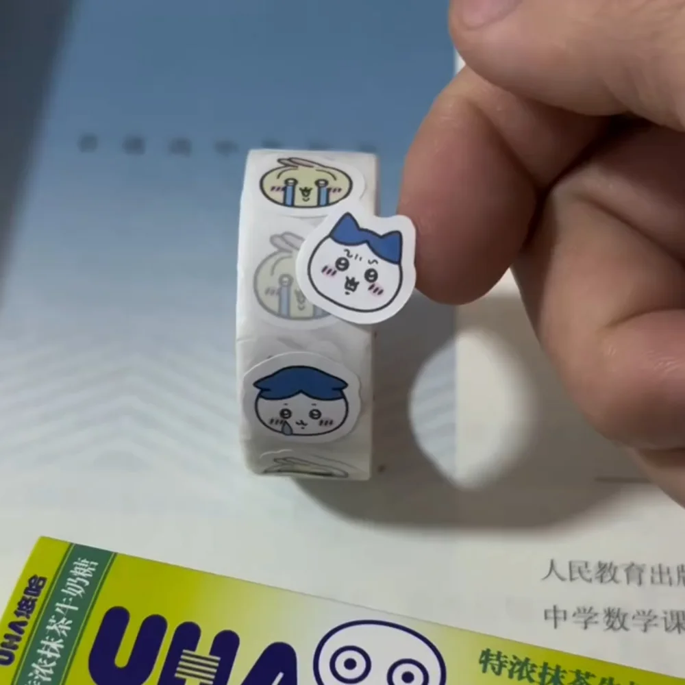 Chiikawa Adesivi sigillanti Rotolo Kawaii Cartoon Hachiware Usagi Manuale Decorazione Materiali Decalcomanie Valigia Adesivo per laptop Regali