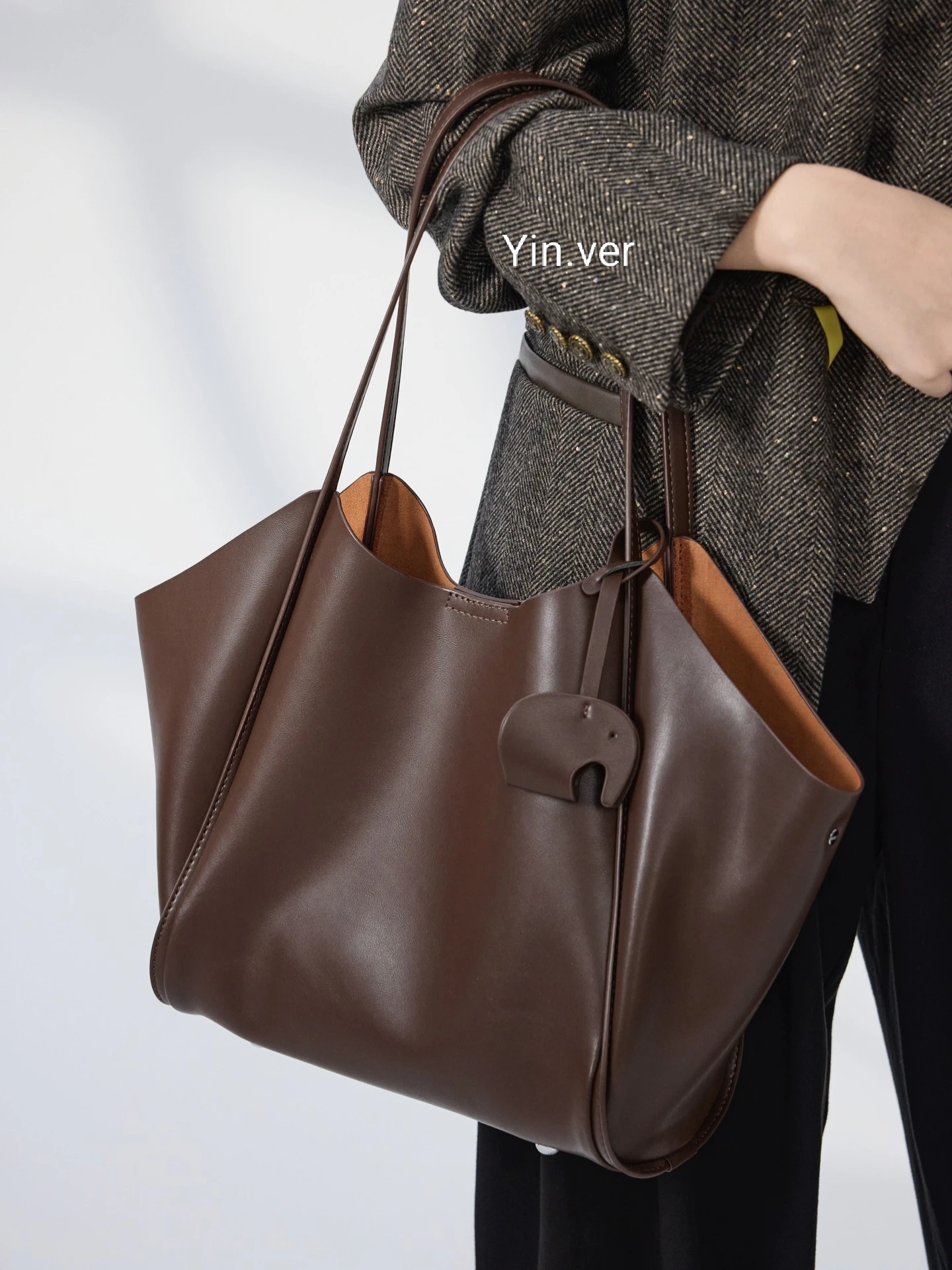 

Large Capaci Leather oulder Tote Bag Women's Commuter Bag Underarm Sle Faionable Spring Summer New Arrival