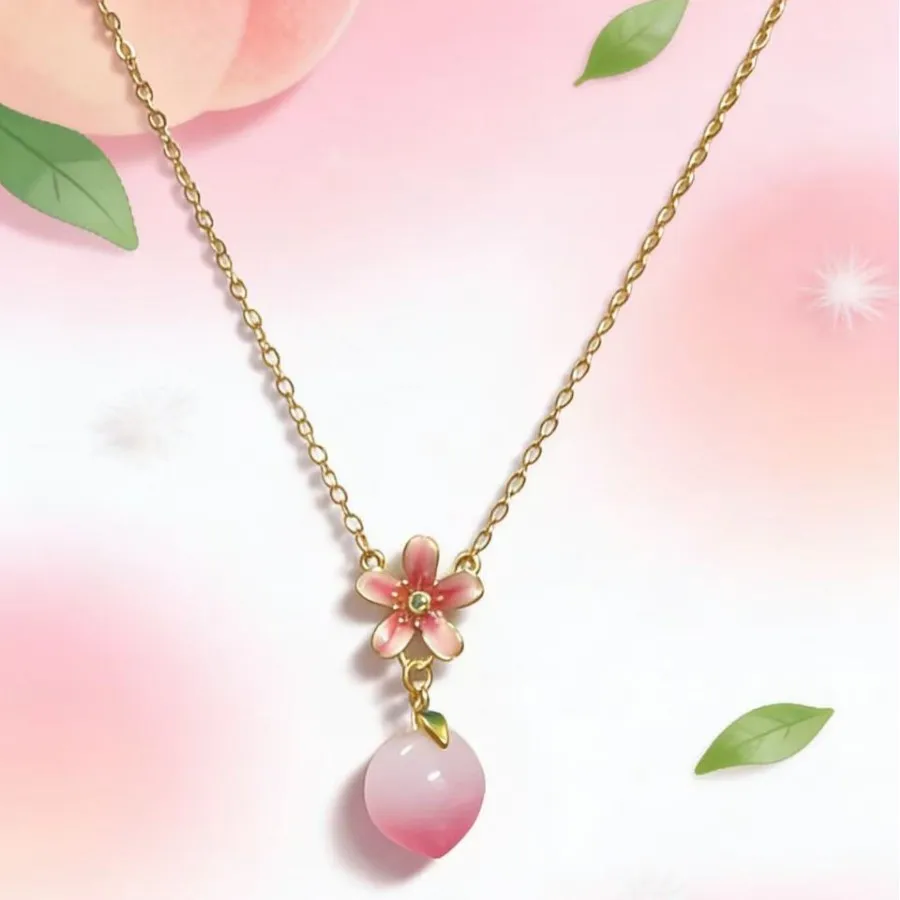 Cute Pink Sweet Peach Pendant Necklace with High Appearance and Small Clavicle Chain for Girls' Hearts