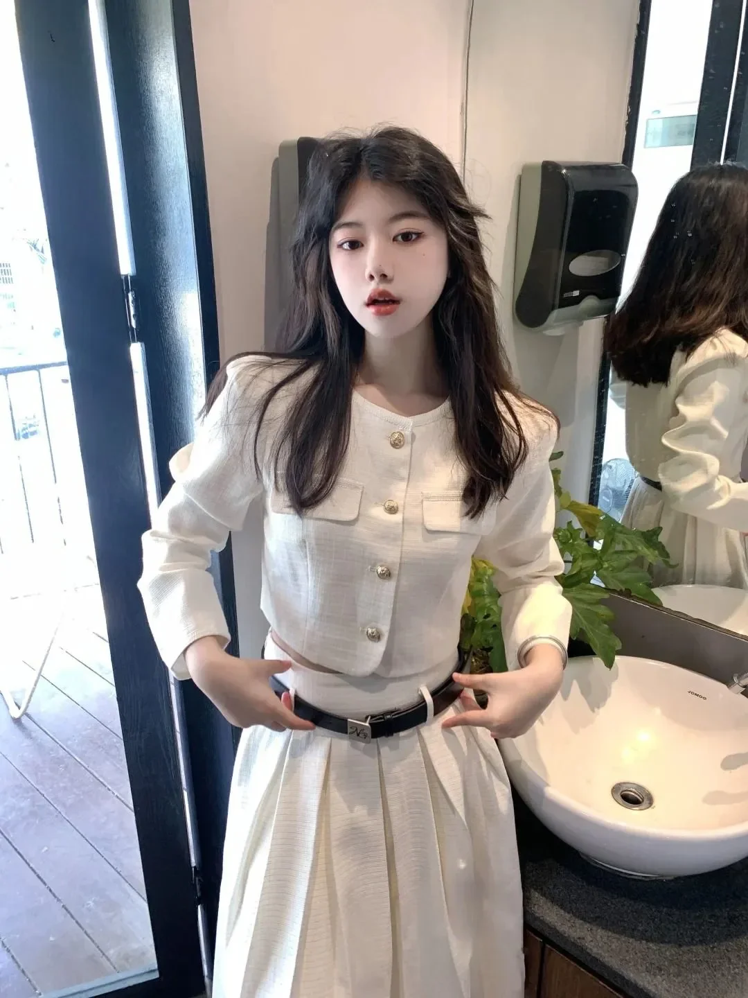韓国風白長袖カレッジ風コートプリーツロングスカートツーピーススーツレディース秋服
