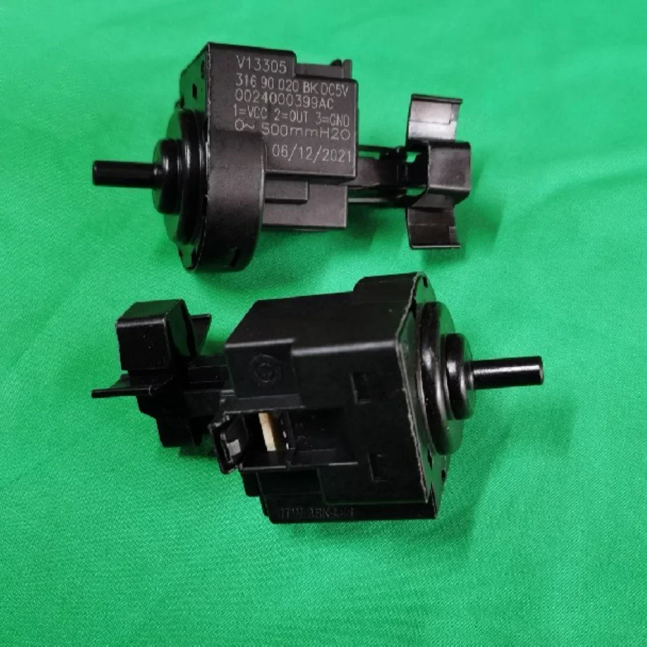 

1PC For Haier Drum Washer Water Level Sensor Pressure Switch Parts v13305/0024000399A