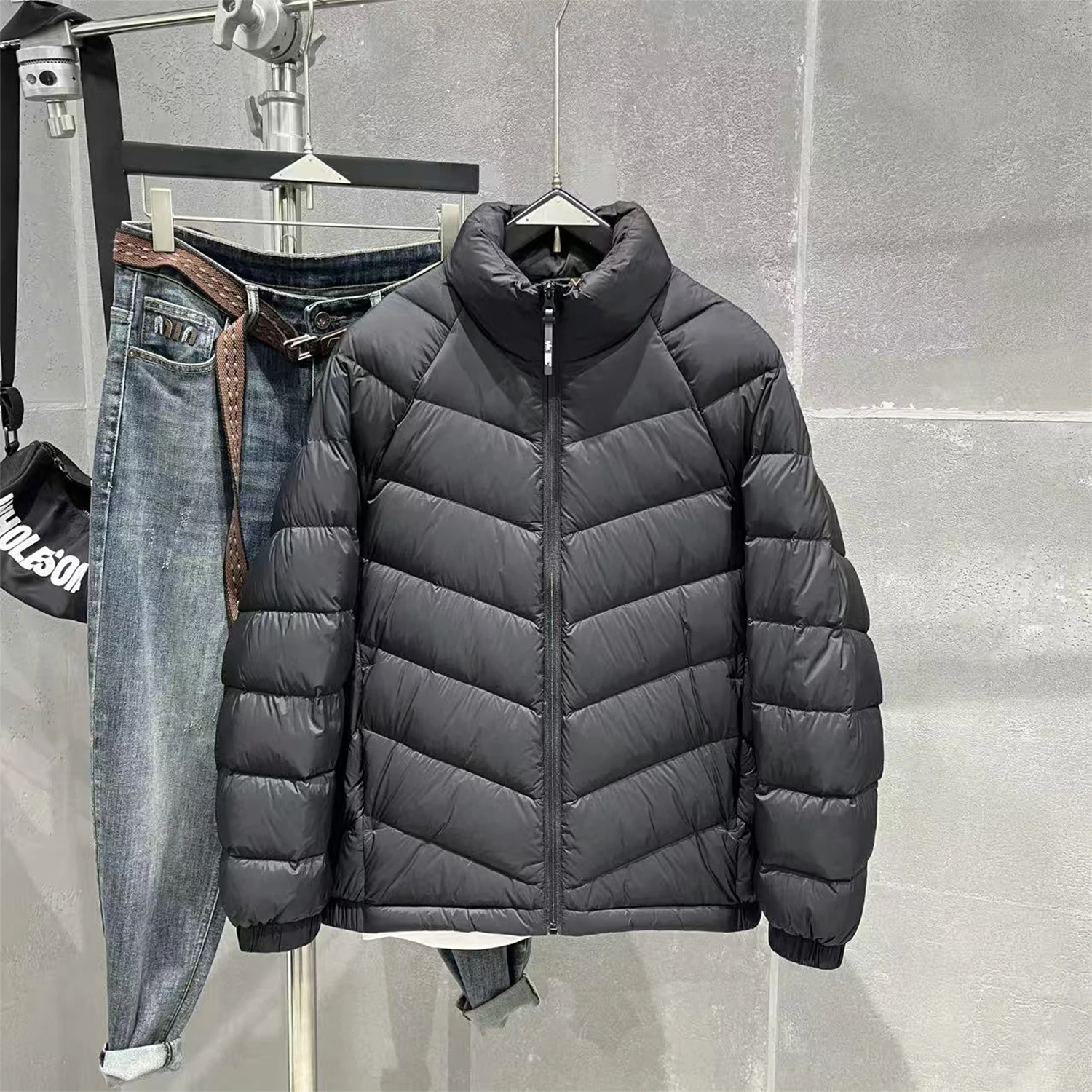 

Новая зимняя мужская легкая пуховая куртка с капюшоном, 90% белого пуха, теплая, портативная, с воротником-стойкой, в рубчик, повседневная, стильная