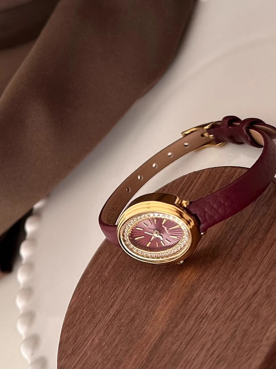 Овальный дизайн с бриллиантами, легкий роскошный нишевый темперамент, высококачественная кожа, женские часы Ankara Red Ins Wind