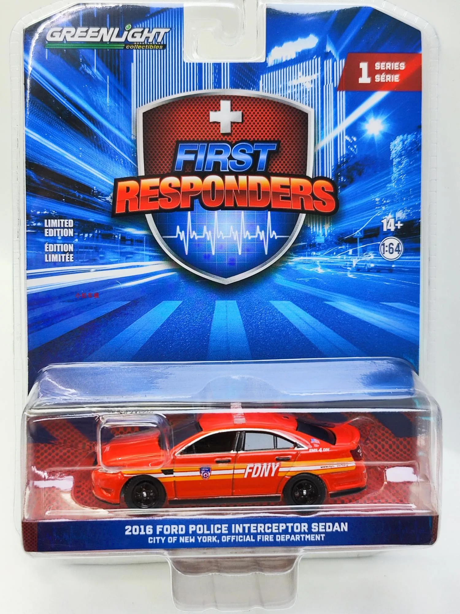

Зеленый свет 1:64 2016 Ford Taurus, полицейская машина переключения — официальный пожарный отдел FDNY New York City 67040-C