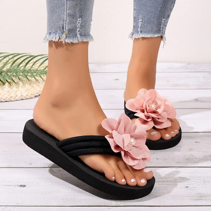 Women Outdoor Casual Flat Flip Flop Summer Bathroom Slippers Beach Shoes Light Sandals Slippers Flowers Shoes for Women Slides