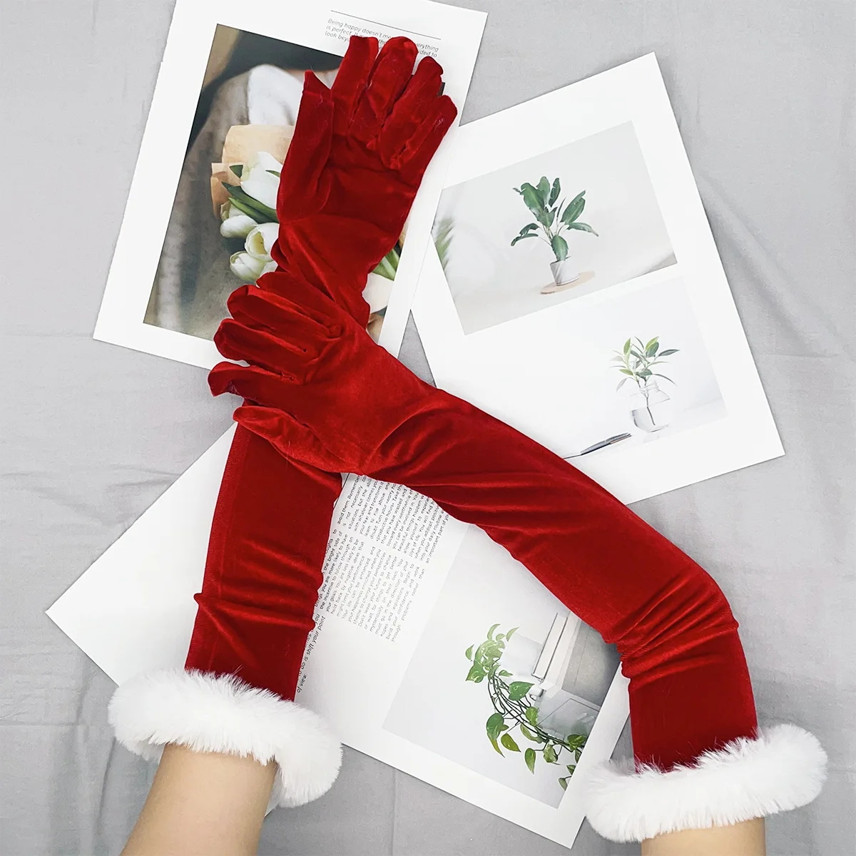 

Christmas Red Velvet Long Opera Gloves White Faux Fur Trim Full Finger Gloves Xmas Santa Costume Holiday Party Evening Dress Accessories