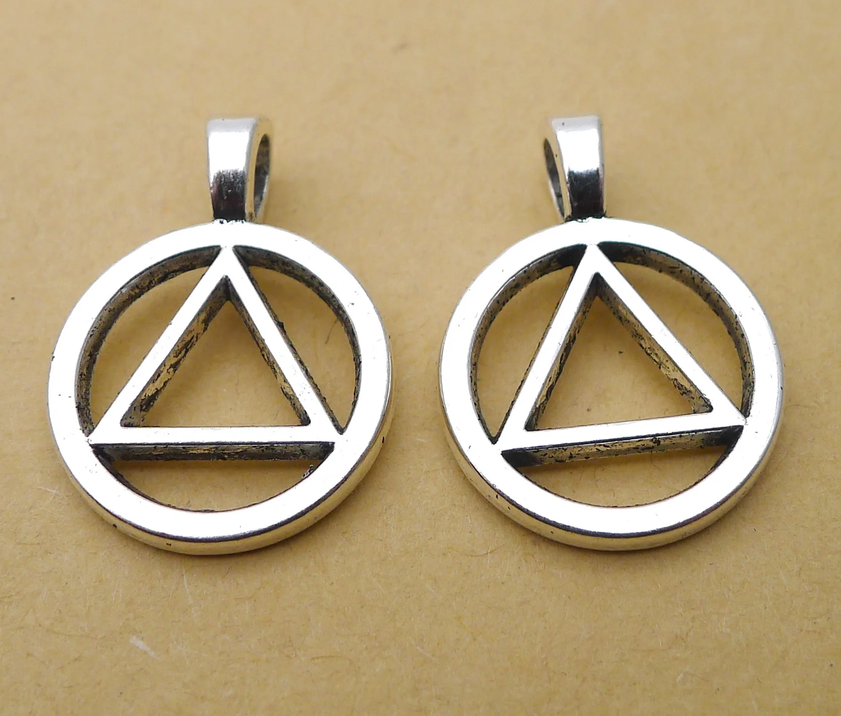 8Pcs/Lot Tibetan Silver AA Alcoholics Anonymous Recovery Sobriety Triangle Symbol Charms Pendant for Jewelry Making Accessories view 5