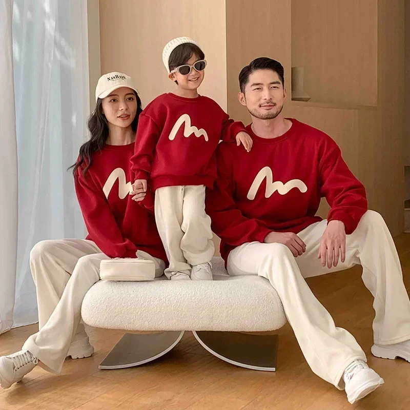 Father Mother and Children Matching Clothes Family Sweatshirt Winter Mom Boy Girl Warm Tops Dad Daughter Son Christmas Clothing