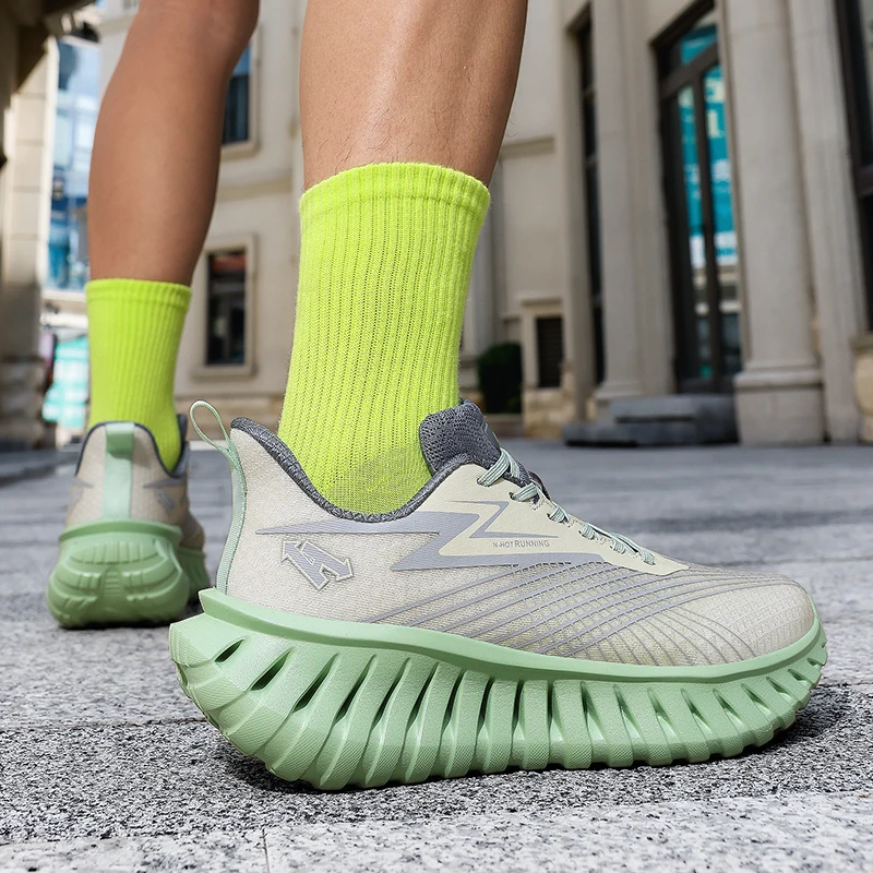 

2025 new men's sneakers,running shoes,jogging shoes,casual shoes Lightweight Elegant Street-Style Cushioned Anti-Odor Non-Slip