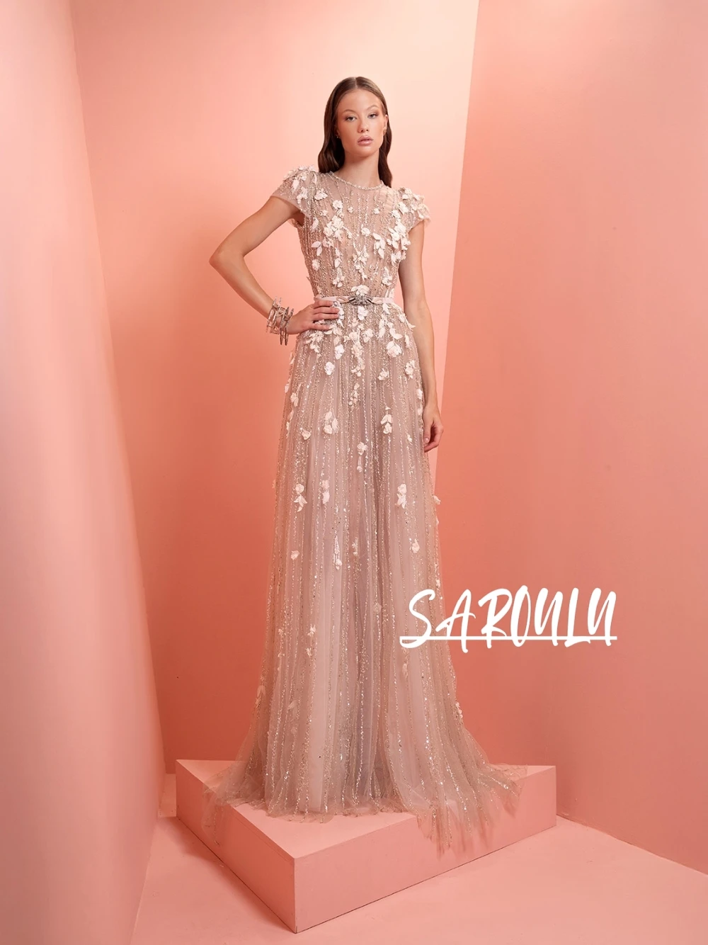 

Гламурное вечернее платье трапециевидной формы с блестящим цветочным принтом, романтическое платье с короткими рукавами по индивидуальному заказу, этичное мечтательное платье для выпускного вечера, официальные мероприятия