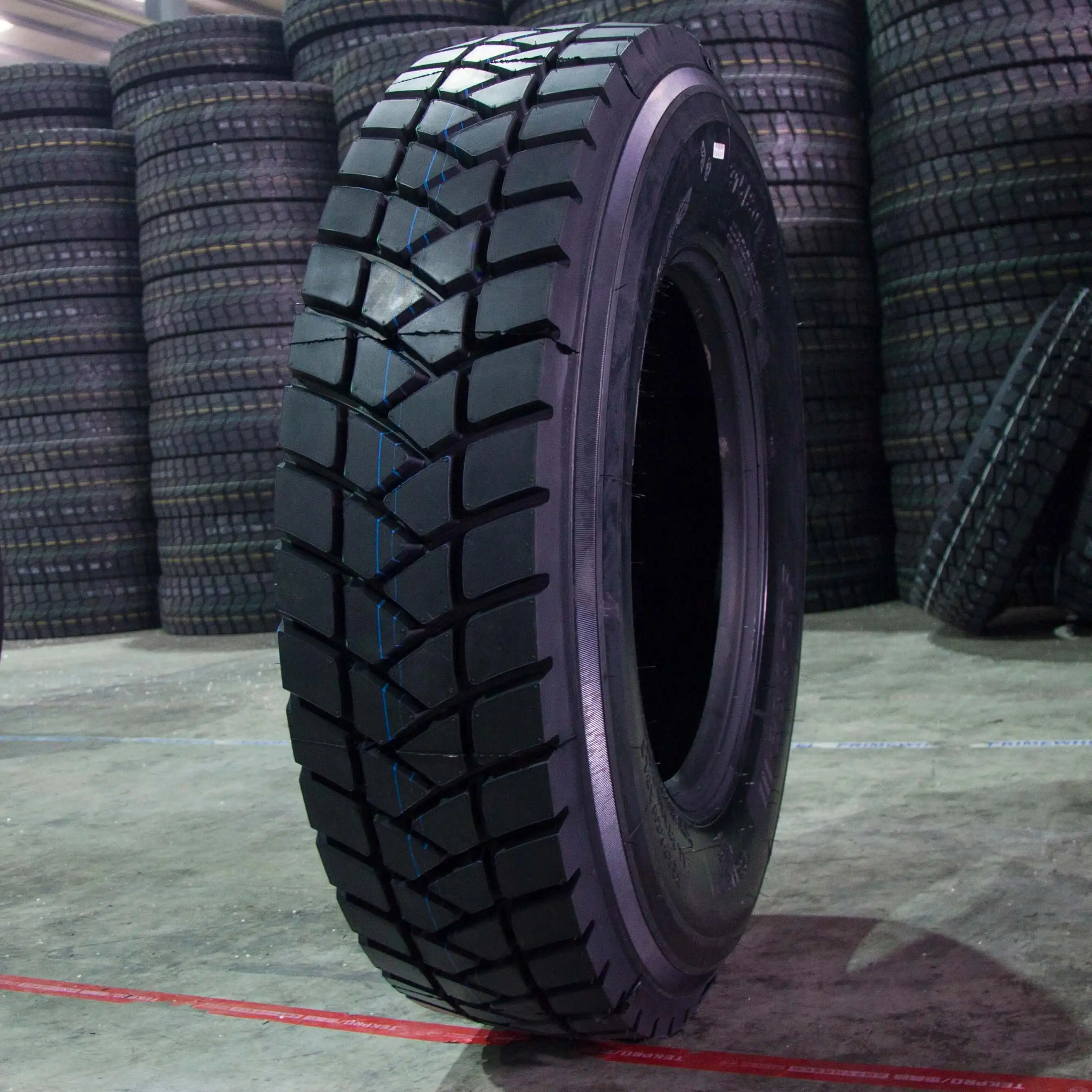 

Cheap Price Factory Direct Light Heavy Truck Tires 14.00 20 11.00r20 12.00r20 1200r20 7.50 17 315 80 R22.5