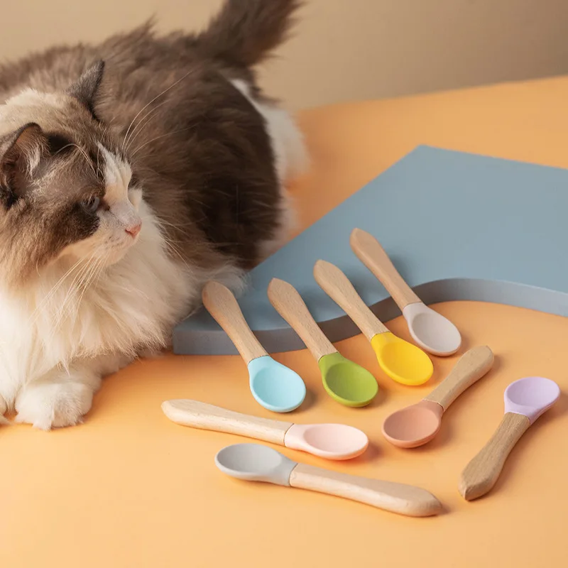 Multi - Color Pet Silicone Feeding Spoon Wooden Handle Food Grade Cat Dog Wet Food Feeder Spoons Supplies For Small Animals
