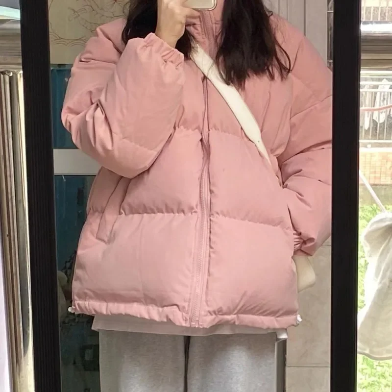 سترة منتفخة قصيرة للنساء مقاس كبير فضفاضة للخريف والشتاء ملابس خارجية سميكة موضة صفراء بياقة واقفة وسحابات سترة نسائية دافئة