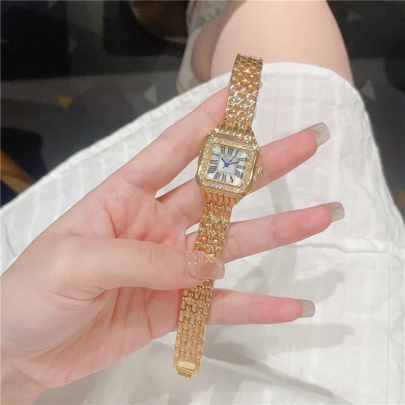 Cacaxi Women\'s Fashion Square Watches Gold Alloy Strap Luxury Ladies Quartz Wristwatches Qualities Female Roman Scale Clock A163