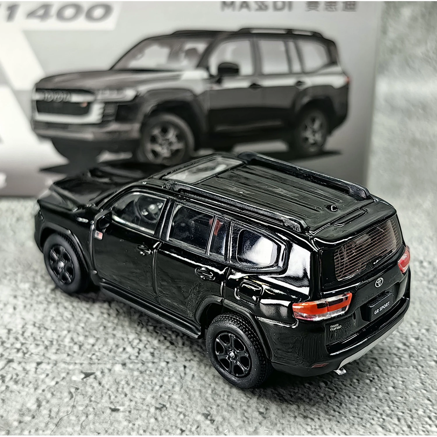 Maisidi 1:64 Scale Diecast Alloy Toyota Land Cruiser LC300GRS Toys Cars Model Classics Adult Gifts Souvenir Static Display