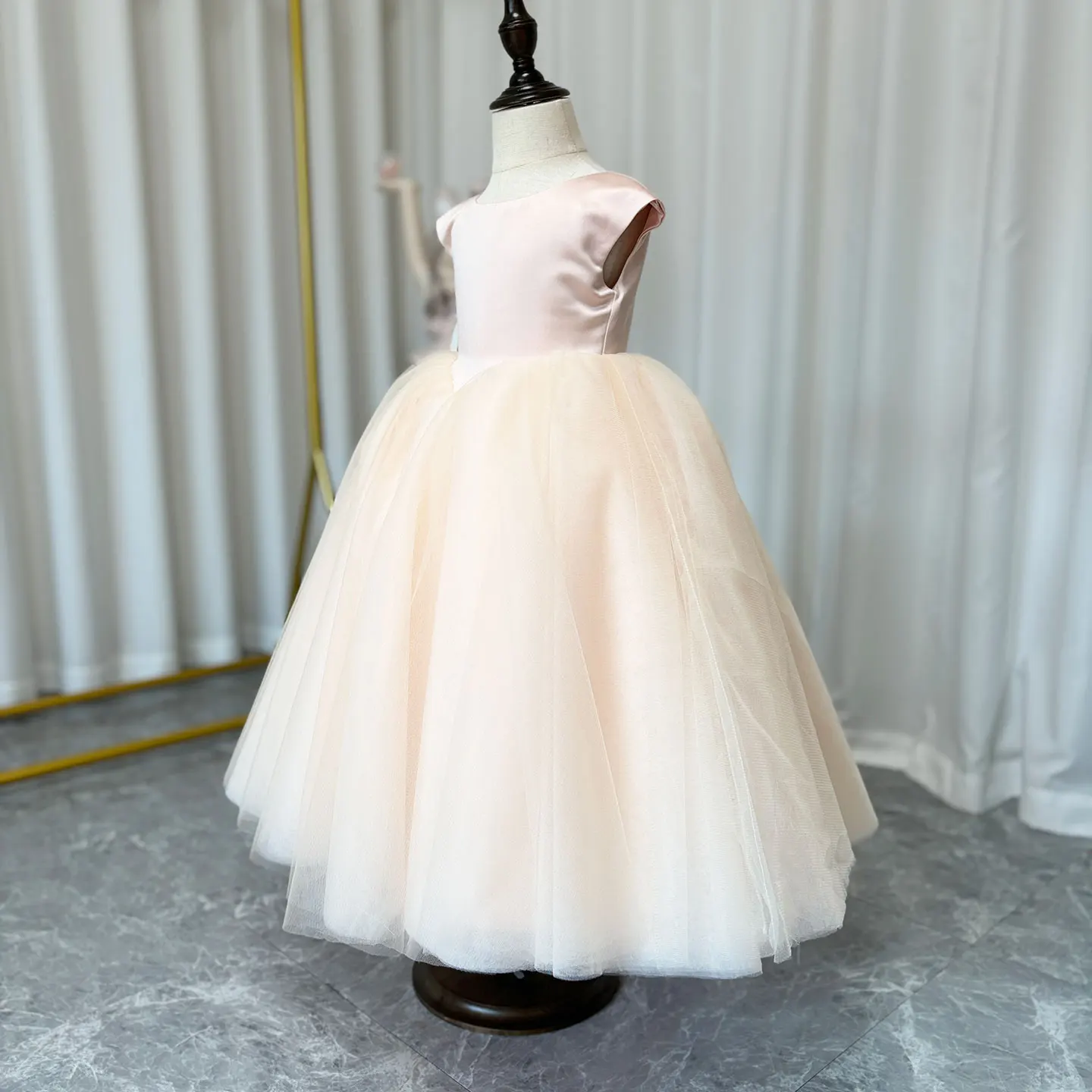 Elegancka arabska sukienka w kolorze beżowym dla dziewczynki, Dubaj, sukienka księżniczki dla dzieci na urodziny, wesele, przyjęcie, Pierwszą Komunię Świętą, suknia balowa 2024 J183