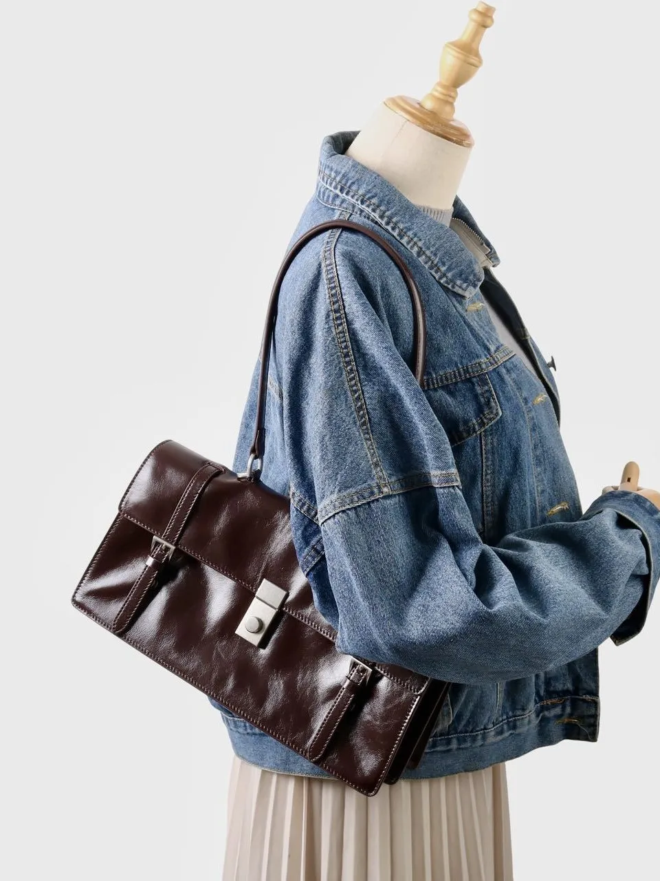 2025 New Top Layer Cowhide Postman Briefcase Oil Wax Genuine Leather Underarm Bag Small Square Bag Tote Bag Side Bags for Woman