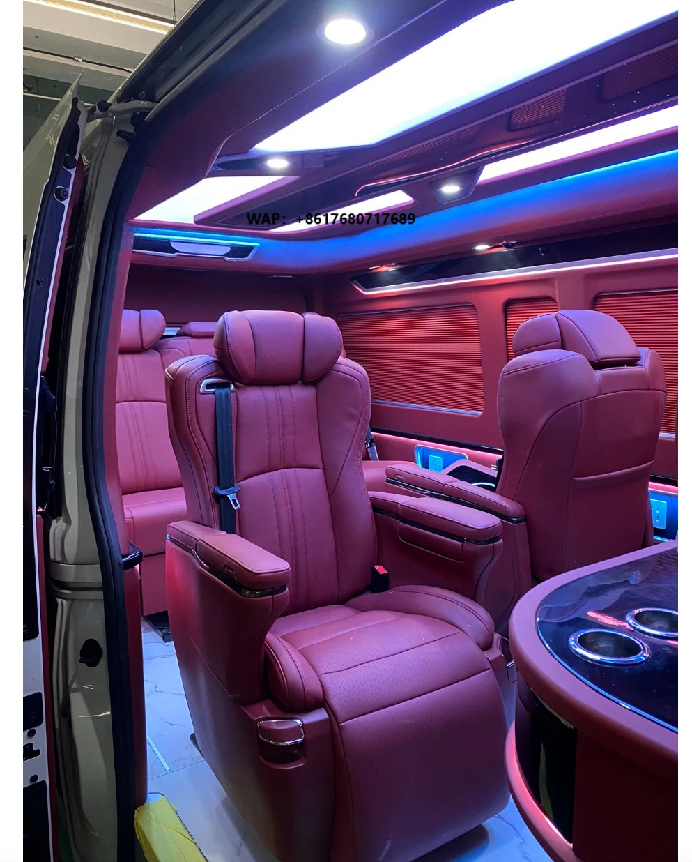 Acessórios Personalizados para Interior de Carros: Upgrade de Interior Hiace com Couro Nappa e Soluções Inteligentes