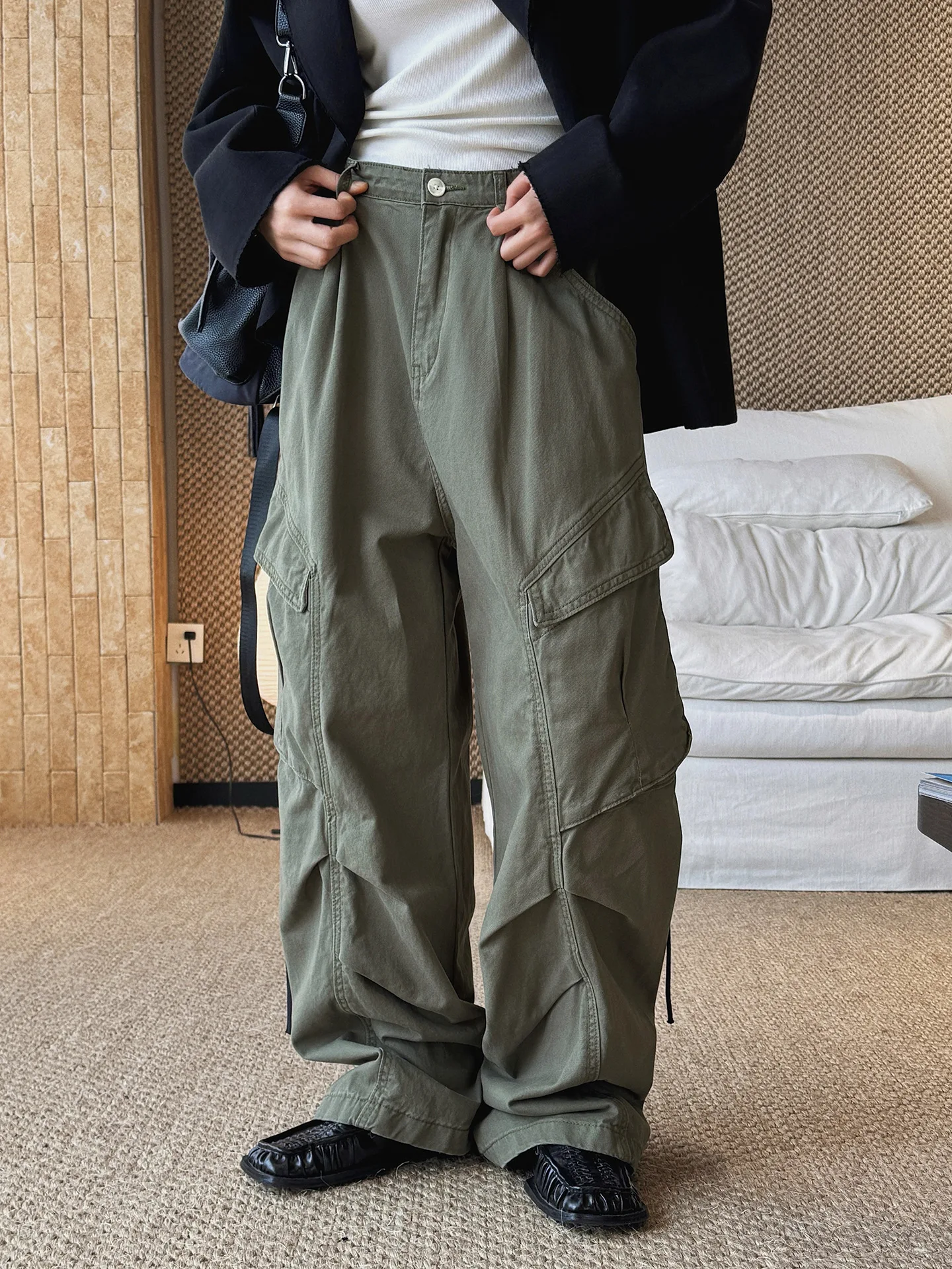 Spring workwear, wind pressure pleated straight tube, large pocket jeans, loose silhouette pants, women's pants