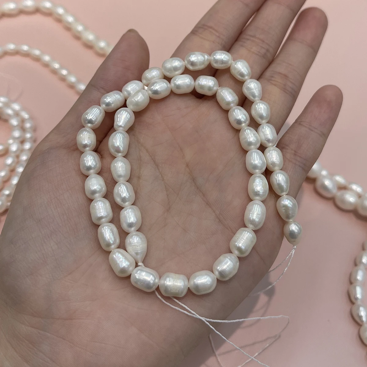AA DIY Reisperlen, natürliche Süßwasserperlen, 3–10 mm, zum Basteln von Schmuck, für DIY-Halsketten, Armbänder, Ketten und Ohrringe. – Detail 5