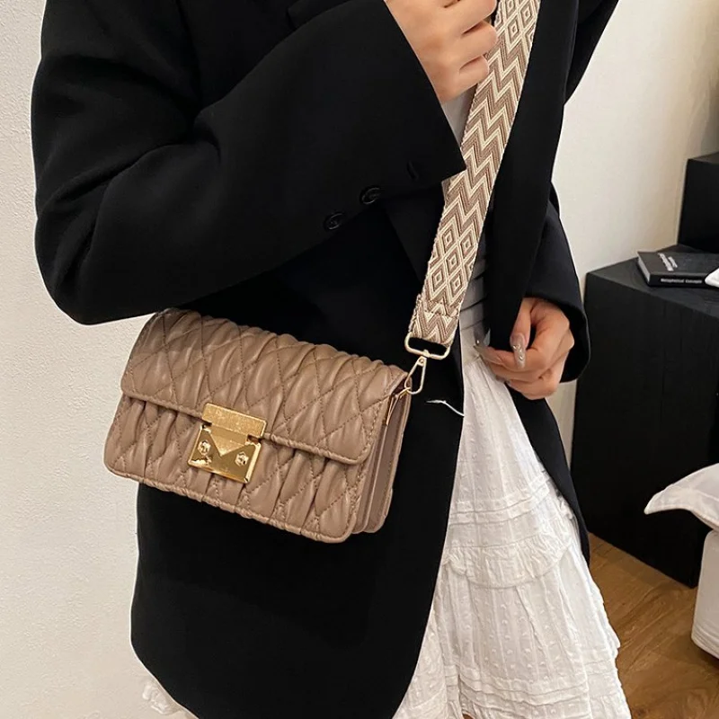 

Women Sophisticated Crossbody Bag Spacious Shoulder Bag Mature Style Durable Lightweight Office