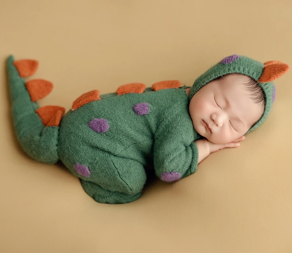 Footed Newborn Dianosaur Costume Baby Photography Props Dragon Newborn Boy Clothes Photo Knitted Animal Baby Photography Outfit