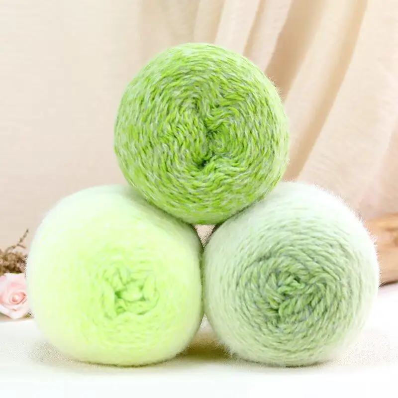Handgefertigtes Häkelgarn aus Wolle, 200 g, mit Farbverlauf, weich und strapazierfähig, zum Stricken für Heimwerkerprojekte, zum Herstellen von Pullovern und Mützen. – Detail 1