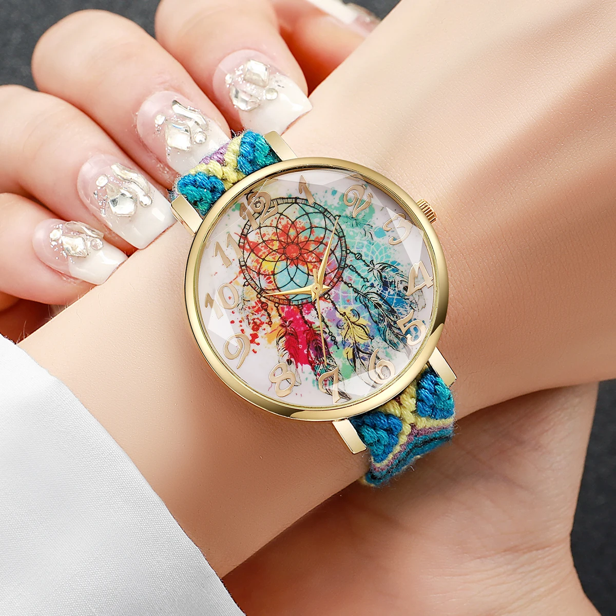 1pcs Women's Watch Fashion Casual Creative Digital Dial Trendy Classic Quartz Watch ( Box Not Included)