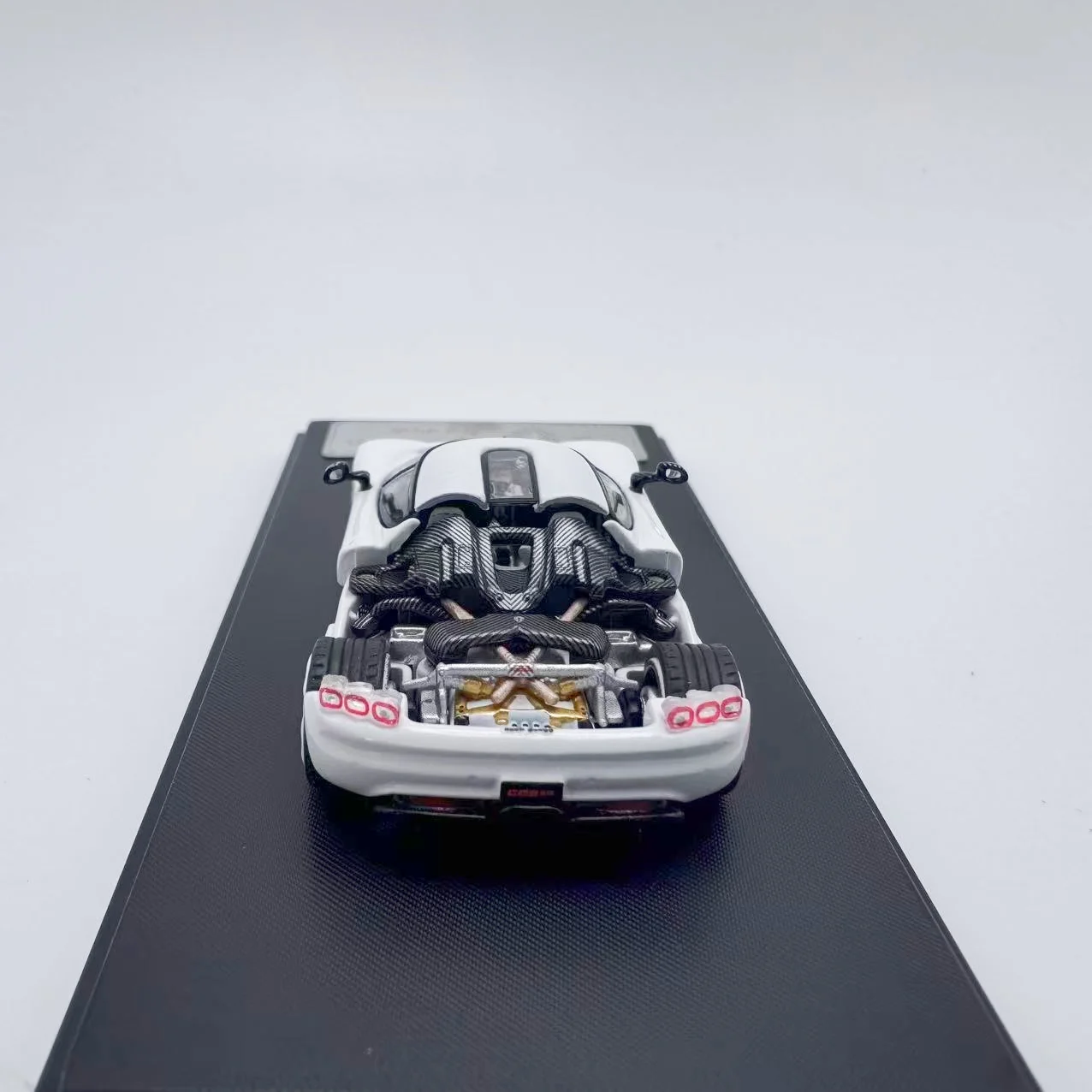 Modelo Rhino RM 1:64 CC850 Tampa magnética do motor Coleção de modelo de carro em liga