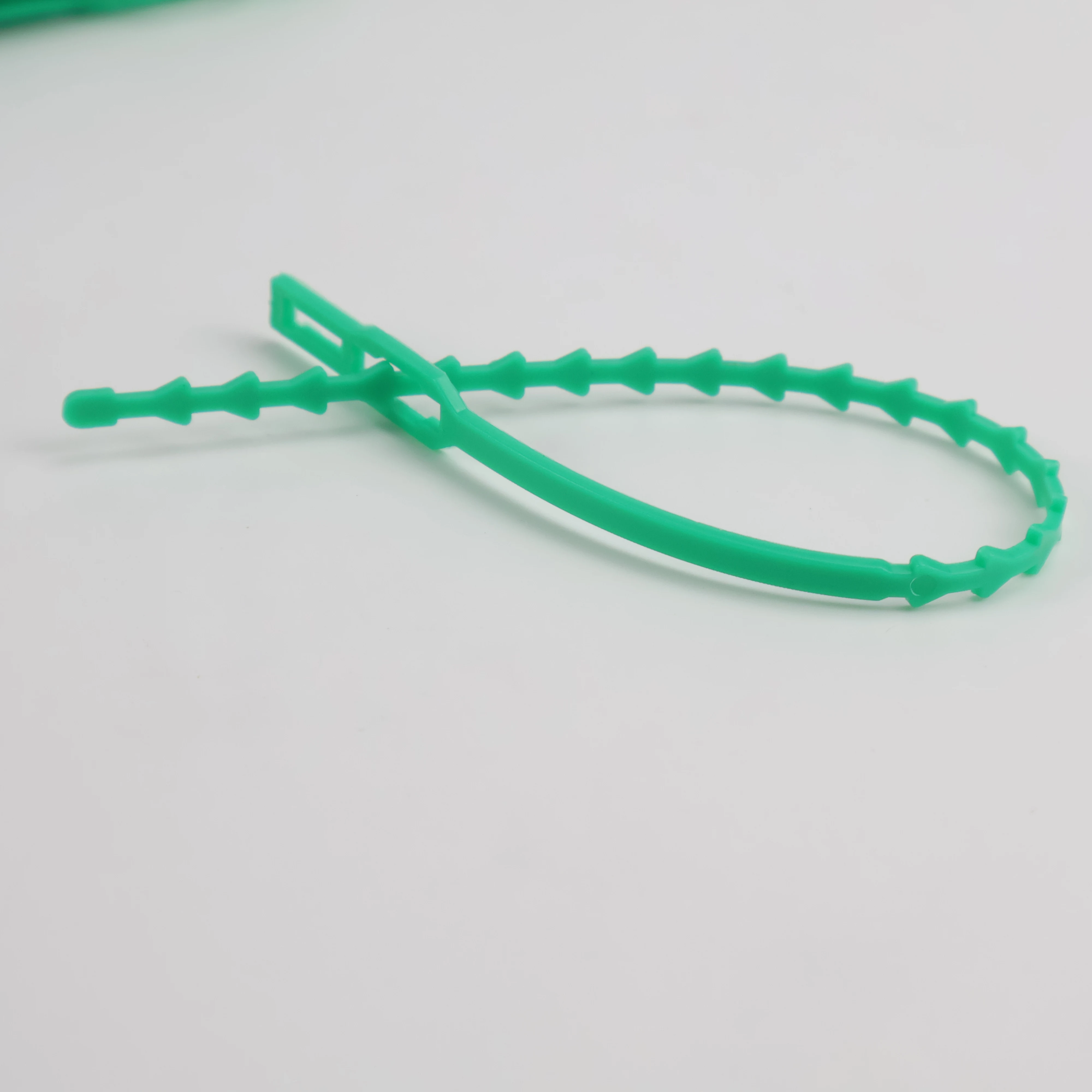 Reusable Plant Cable Ties Garden Tree Support Clips for Tomato Vines Grapevines Shrubs Pots Green Plant Ties Multiple Sizes