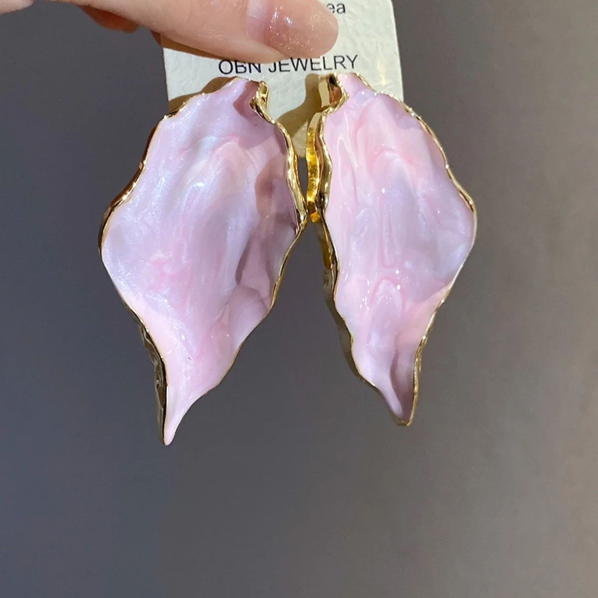 Einzigartiges Design Große Blatt-Statement-Ohrstecker für Frauen, Gekräuselte Gehämmerte Bunte Emaille-Baumblätter-Ohrringe, Partyschmuck – Detail 26