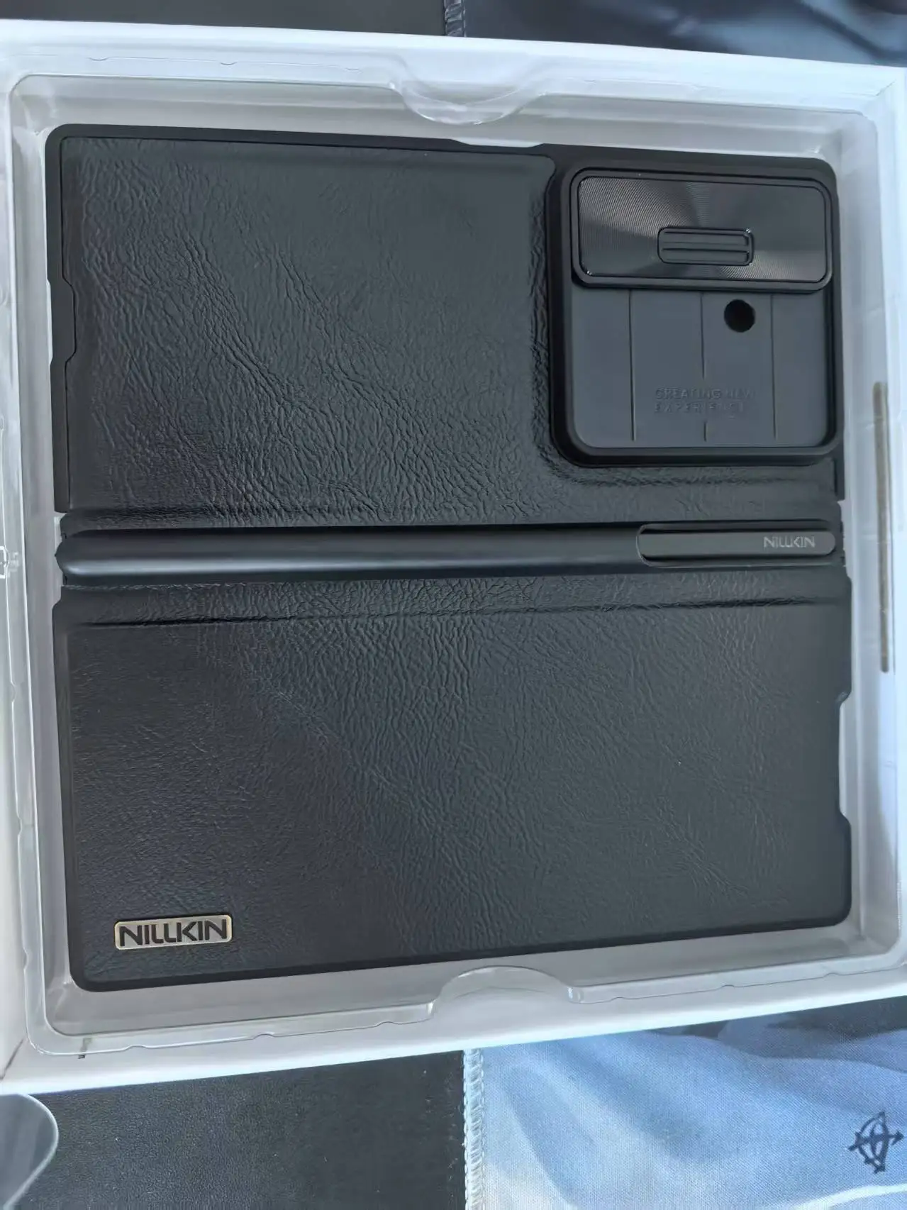 

Nillkin для Samsung Galaxy Z Fold7 Carry a pen Qin Pro Кожаный чехол с простым кожаным тканевым объективом и задней крышкой с слотом для карт