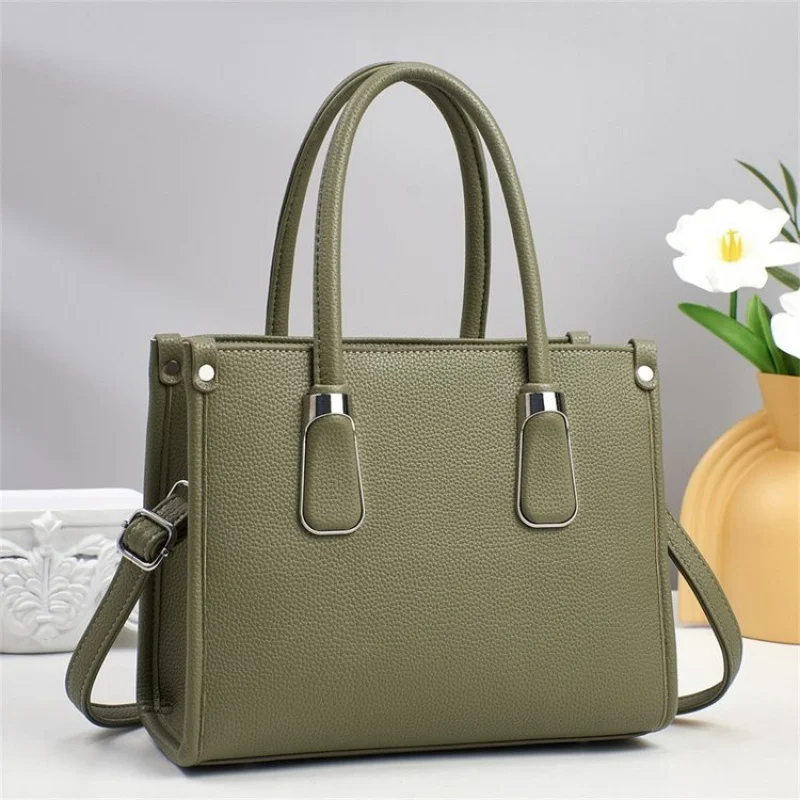 

Практичный кожаный рюкзак-кошелек для женщин с несколькими отделениями и элегантным дизайном