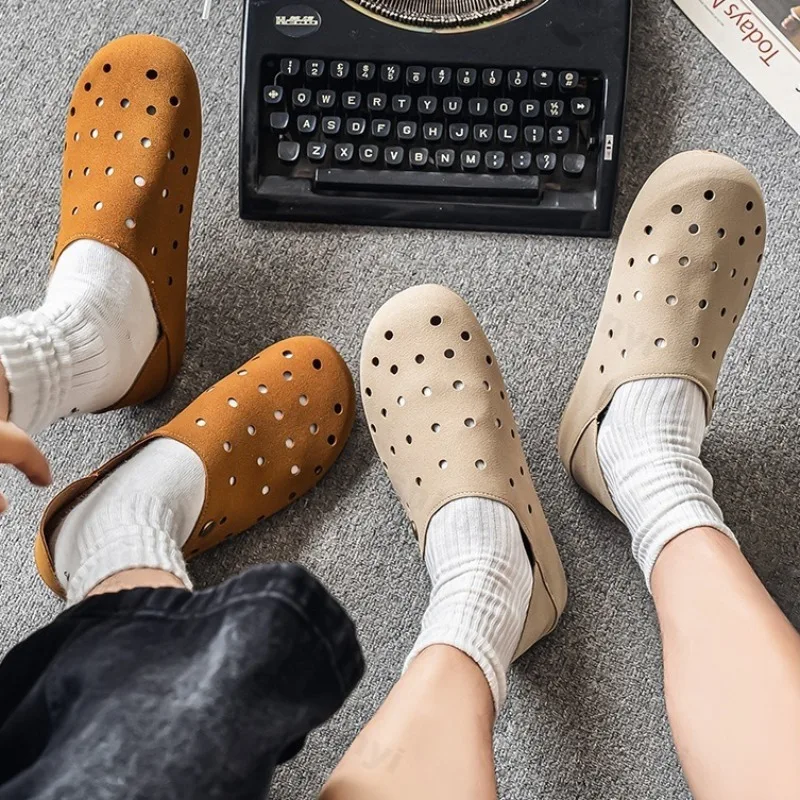 

Осень 2023, новые лаконичные низкие повседневные крутые тапочки для мужчин, модные трендовые универсальные полые дышащие удобные сандалии на плоской подошве