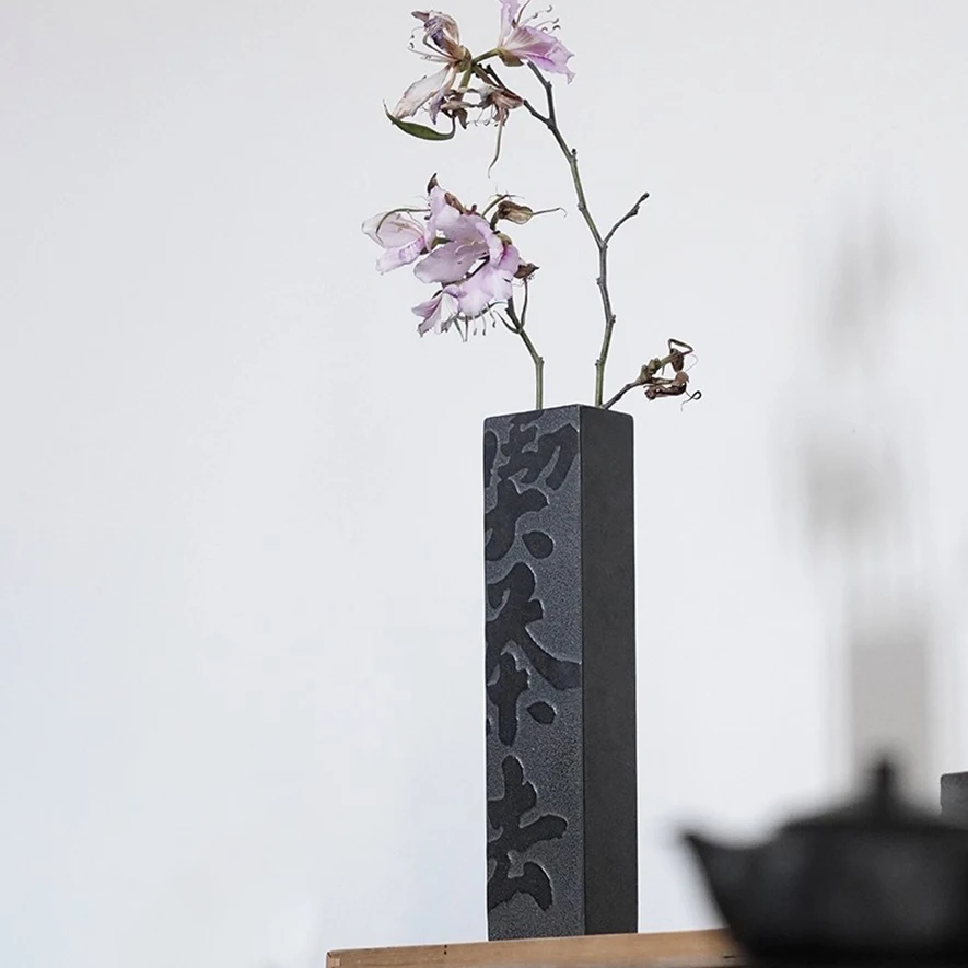 Steinvase 30cm Schwarzer Basalt Handgeschnitzte Zen Chinesische Kalligraphie Minimalistische Blumenvase für Teezeremonie Heim Büro Deko Geschenk – Detail 11