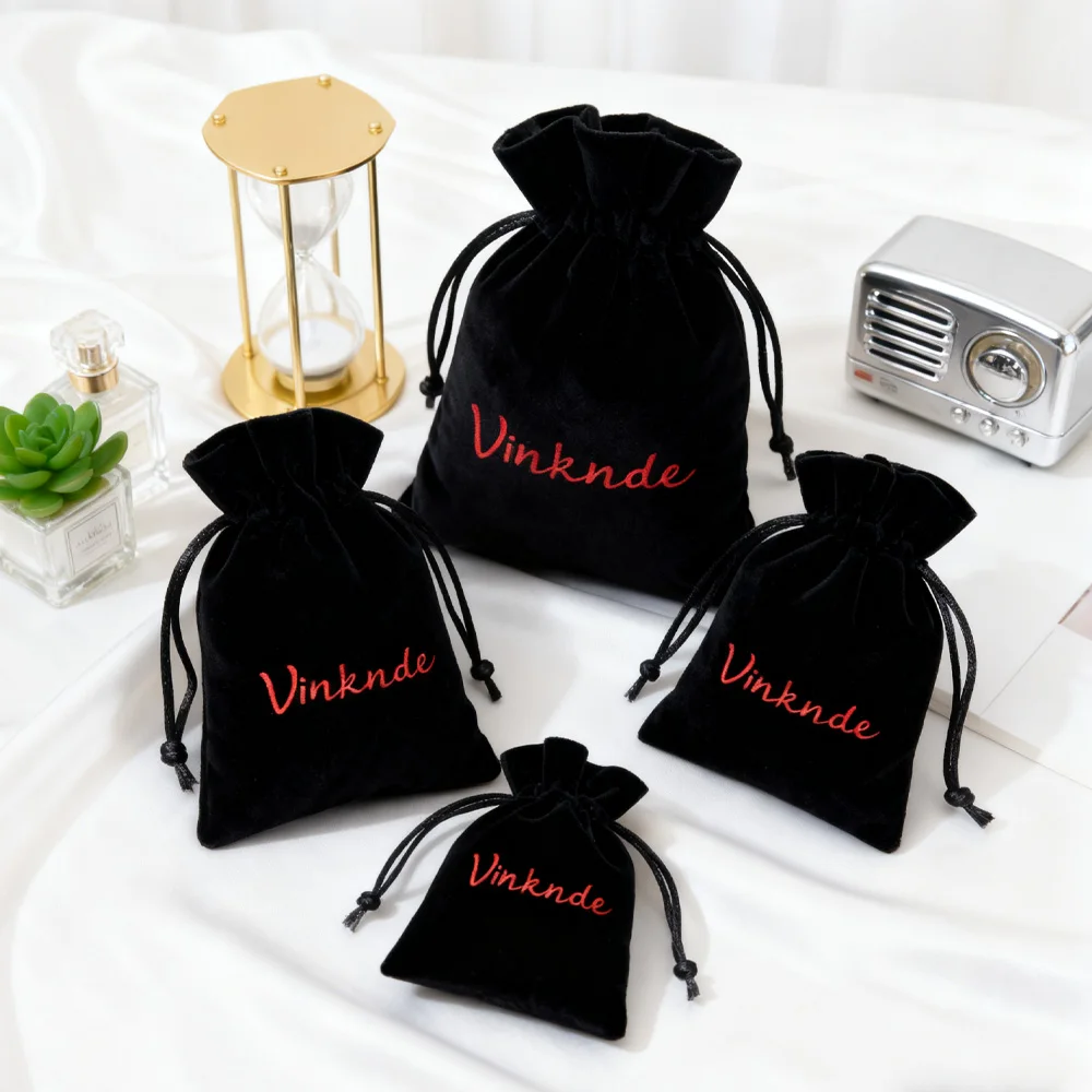 

Черный бархатный мешочек с логотипом, рождественский свадебный подарок для конфет, мешочек на шнурке, парфюмерная свеча, упаковка для ювелирных изделий, органайзер