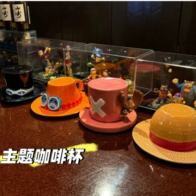 

В наличии цельная кружка для косплея, фруктовое блюдо, креативный Луффи Эйс Сабо, шляпа три братья, украшение в форме кофейной чашки, подарки