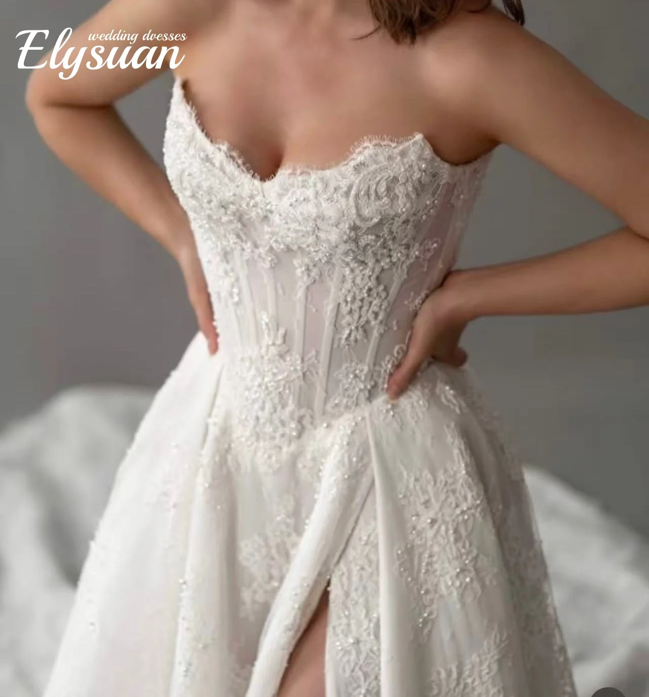 فساتين زفاف بسيطة مخصصة على شكل حرف A للنساء مثيرة مزينة بالدانتيل سويب تراين فساتين العروس بدون ظهر بفتحة جانبية فيستدوس دي نوفيا