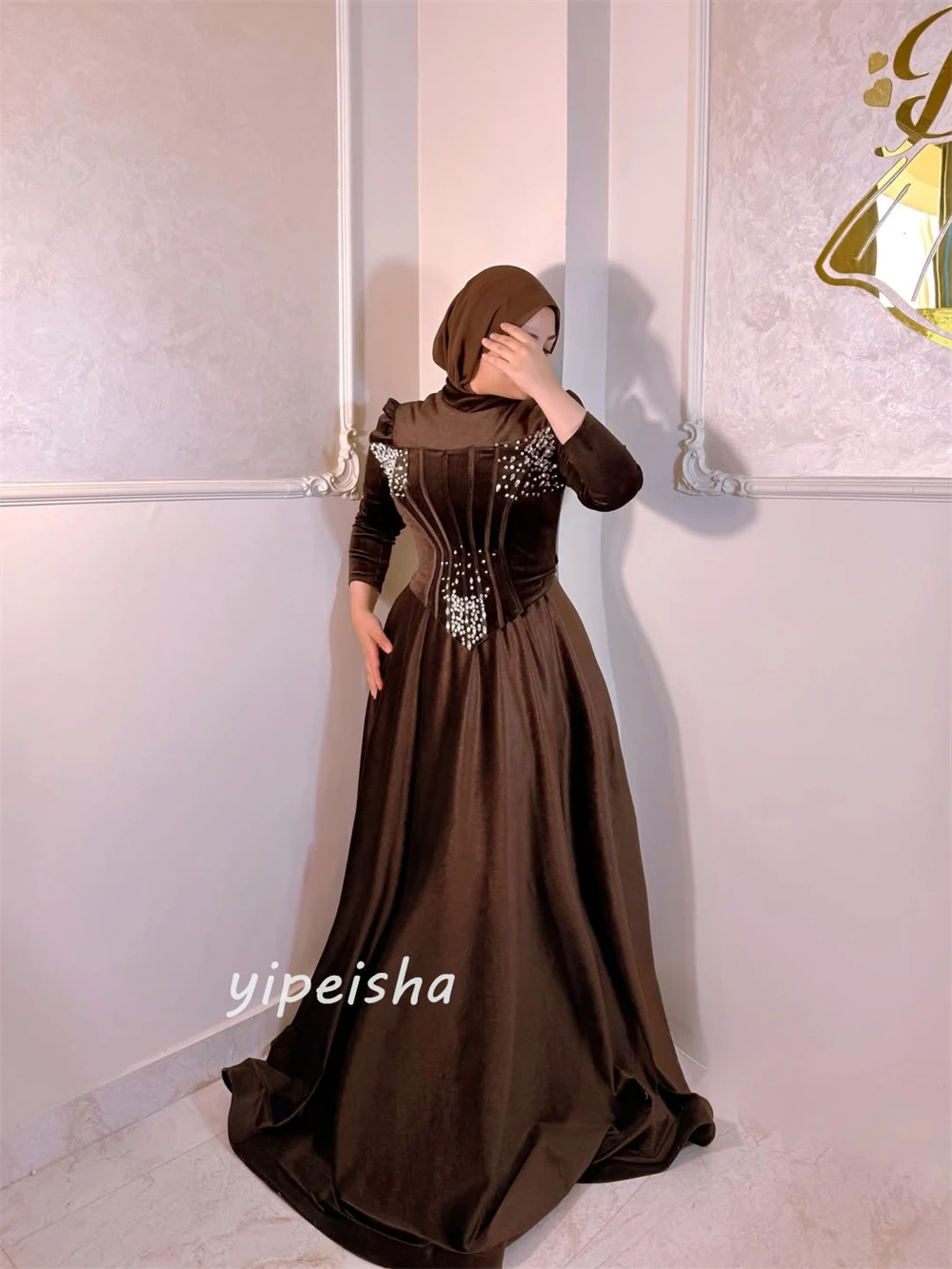 تخصيص الطراز الحديث الأزياء حجر الراين Ruched ألف خط عالية الياقة فساتين طويلة فساتين السهرة الأحجام المتاحة مطابقة الرجعية