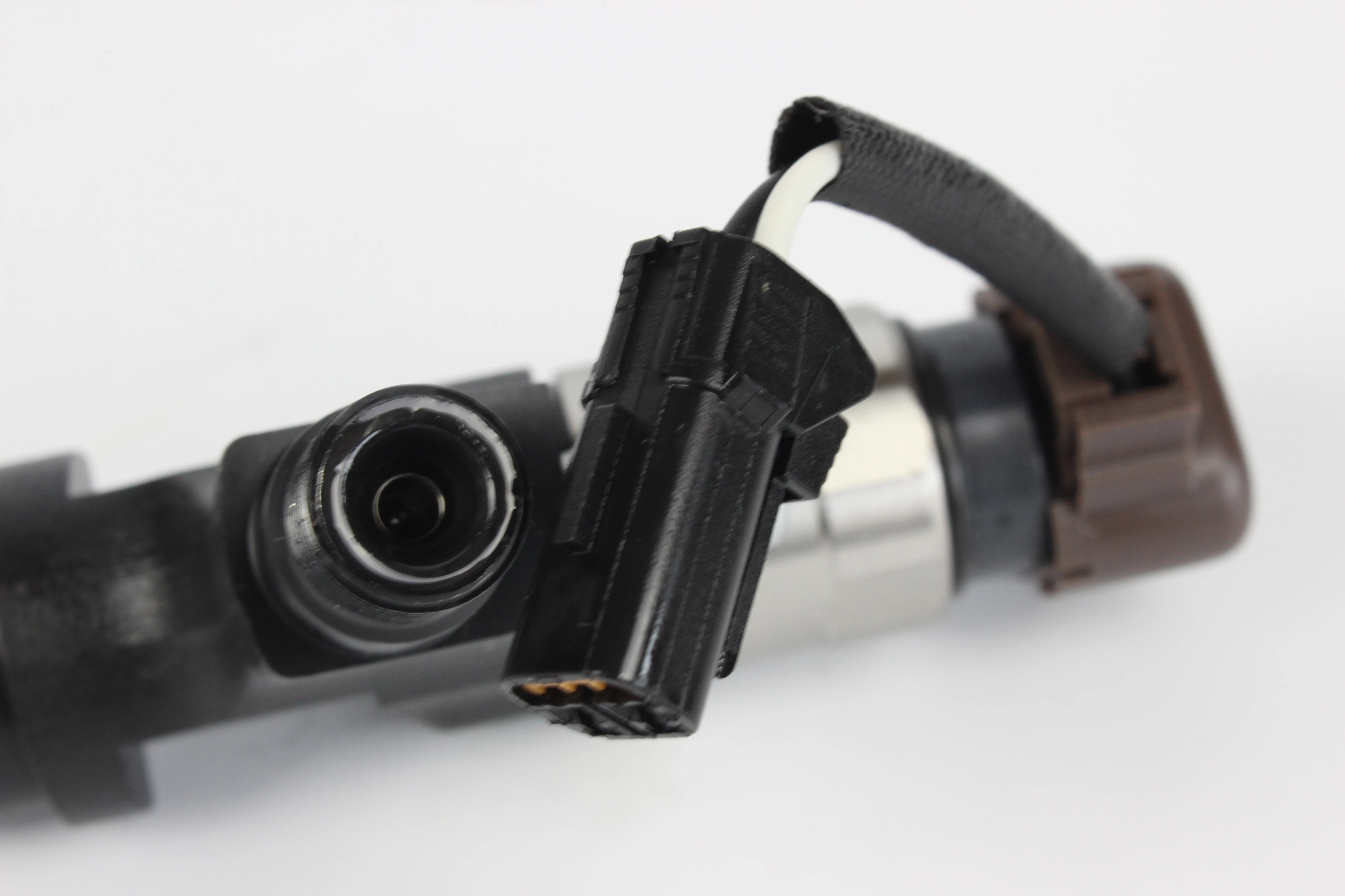 Excavator Parts SK200-8 SK210-8 Engine J05E095000-6353 Common Rail Fuel Injector 8976024854 Injector Nozzle