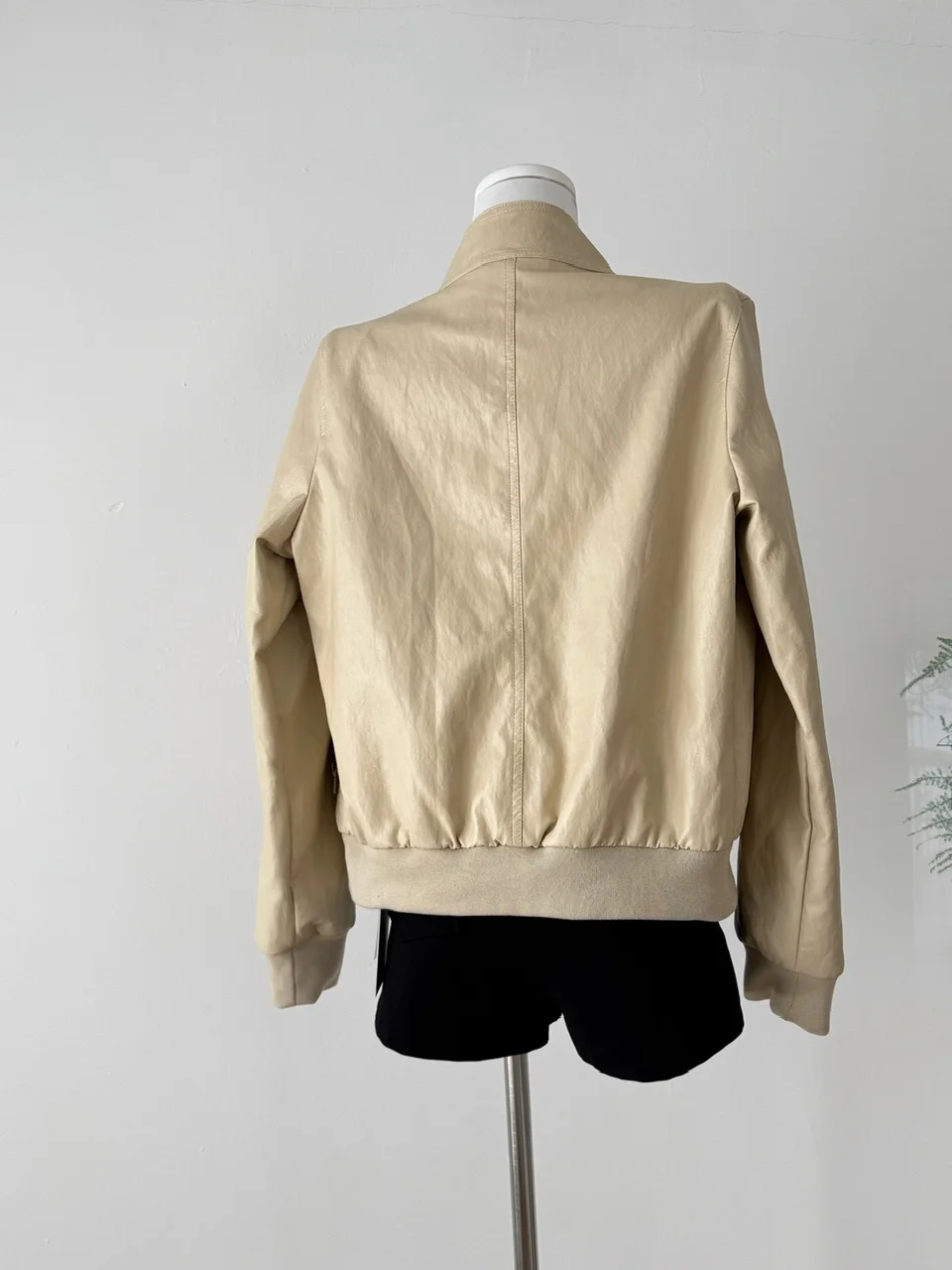Casual Sle ort Leather Jaet Dames Faionable Opstaande Kraag Gratis Reizigerjas Herfstseizoen Amerikaans Retro Lichtbruin
