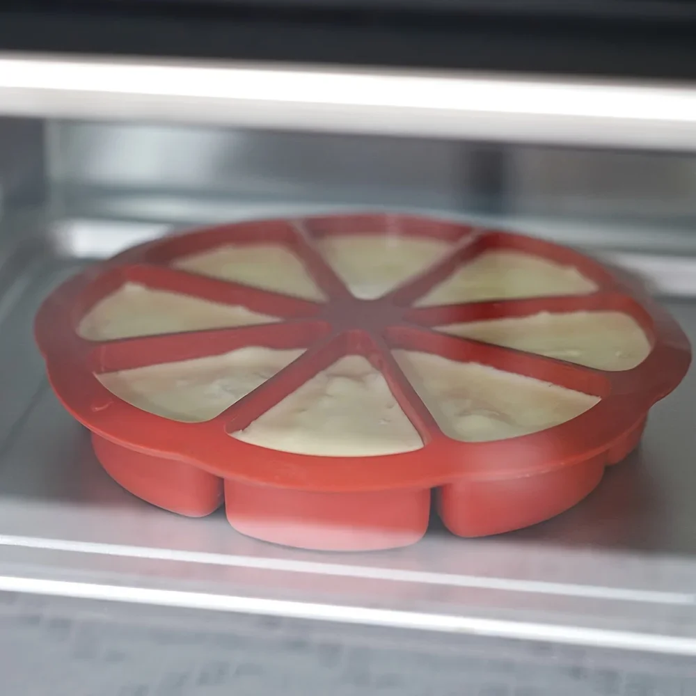 مجموعة قوالب كعكة مثلثة من السيليكون مكونة من قطعة واحدة - مناسبة لصواني الخبز غير اللاصقة ذات 8 تجويف لـ Brownies والفطائر والكب كيك وما إلى ذلك