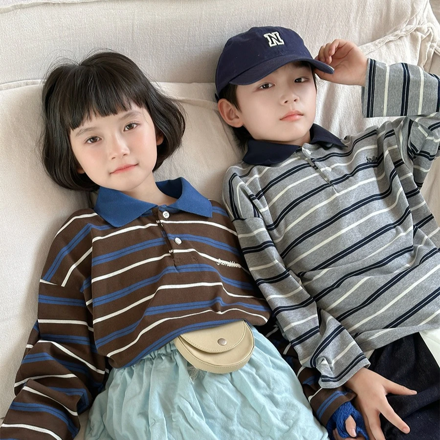 

Top 2025 Autumn and Winter New Childrens Clothing Korean Style Boys and Girls Retro Matching Color Letter Embroidery Stripe Top