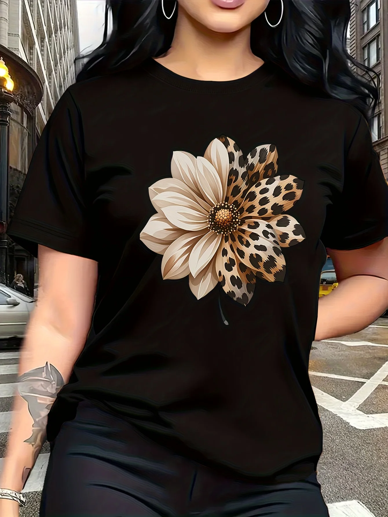 A Trendy and Fashionable Floral Print Featuring Leopard Print Elements, This Simple Round-neck Casual Short-sleeve Women's T-shirt Is Versatile and Suitable for Such as Leisure, Travel, and Vacations