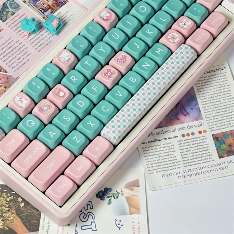 Peach Bear Keycap 135 Keys Super Cute Tiffany Green Pink Key Caps MCF Height Sublimation PBT Keycaps for DIY Mechanical Keyboard