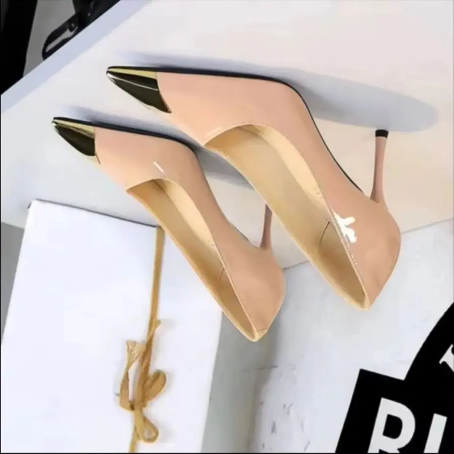 

Fashionable Womens Pumps Metal Pointed Toe Splicing Patent Leather Glossy Stiletto High Heels Ladie Party Commuting Single Shoes
