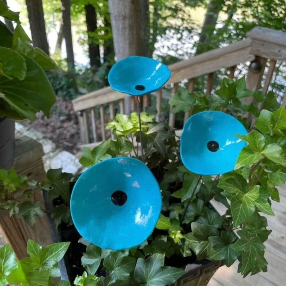 Metal Flower Bee Watering Station Water Dispenser Ground Insert Butterfly Mixer Colorful Stakes Rust-resistant