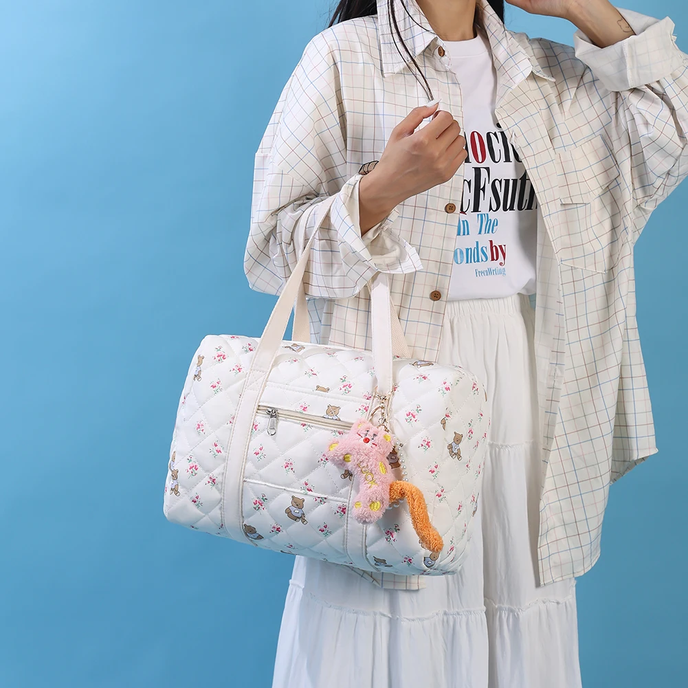 

Сумка для детских подгузников с цветочным принтом медведя, большая вместительная сумка для ручной клади, стеганая дорожная сумка на молнии для женщин