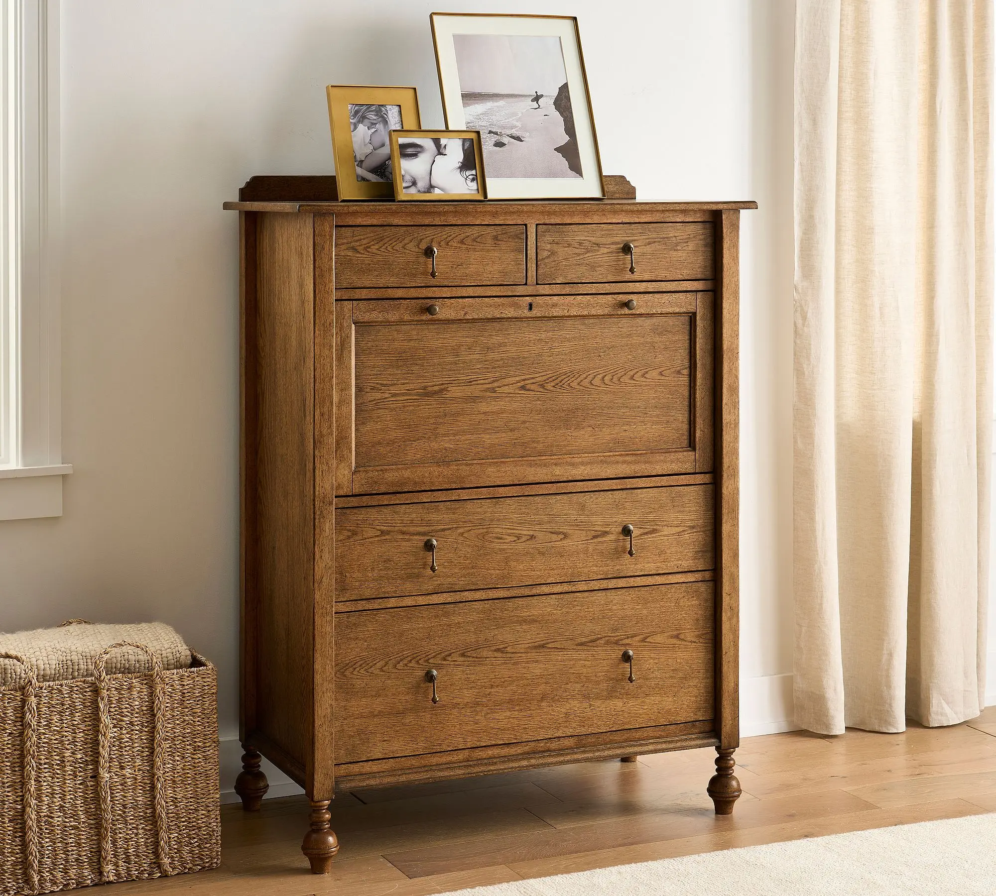 ^Modern Retro High-End Bedroom Furniture Stainless Steel Chest of Drawers with Oak Material